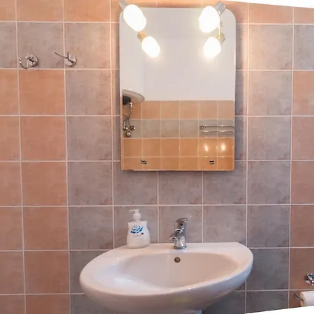 Felicia's Sun-side House Kastrákion